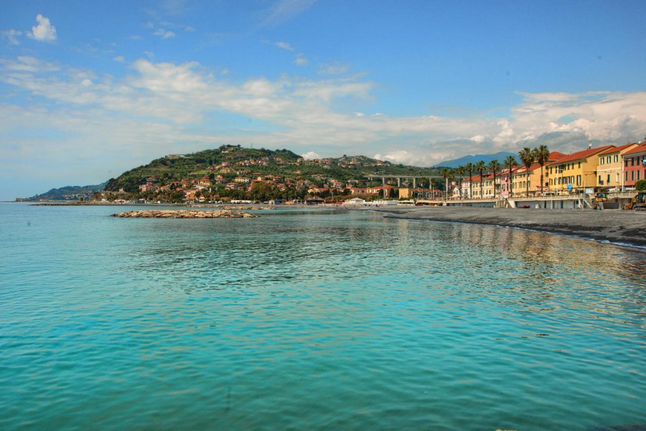 Villa Casa A 2 Passi Dal Mare Con Patio Privato Imperia Esterno foto